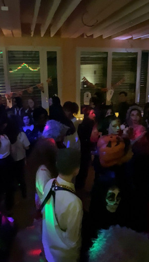 Disco im Musiksaal Disco im Musiksaal