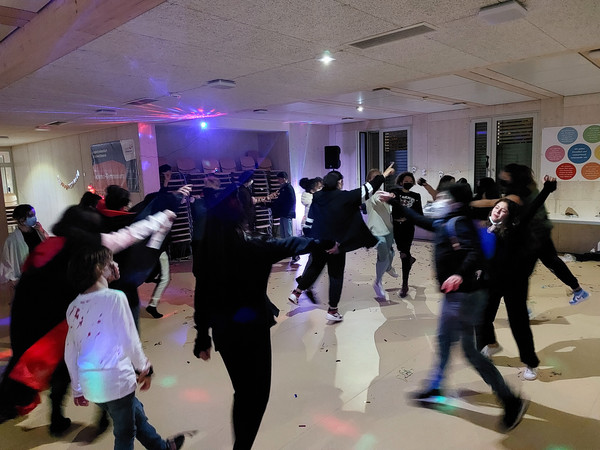 Partystimmung auf der Halloweenparty Partystimmung auf der Halloweenparty